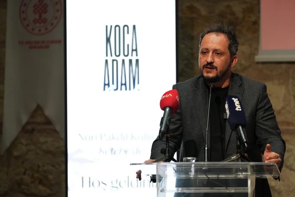 Koca Adam Merhaba:  Nuri Pakdil Külliyatı Ketebe’de