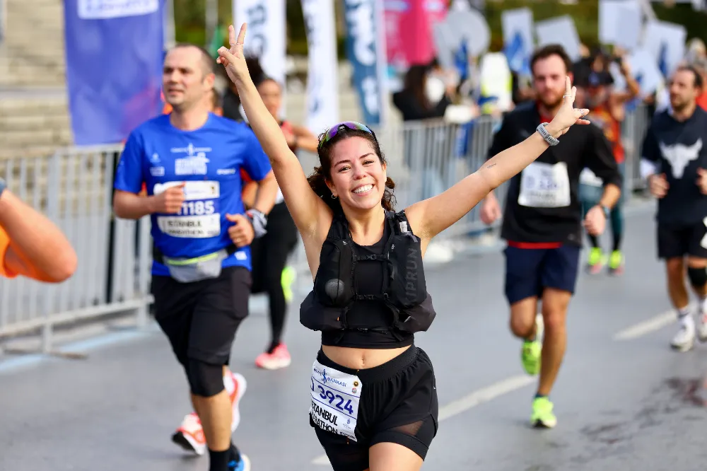 46. İSTANBUL MARATONU TÜRKİYE’NİN KOŞU TARİHİNE GEÇTİ 