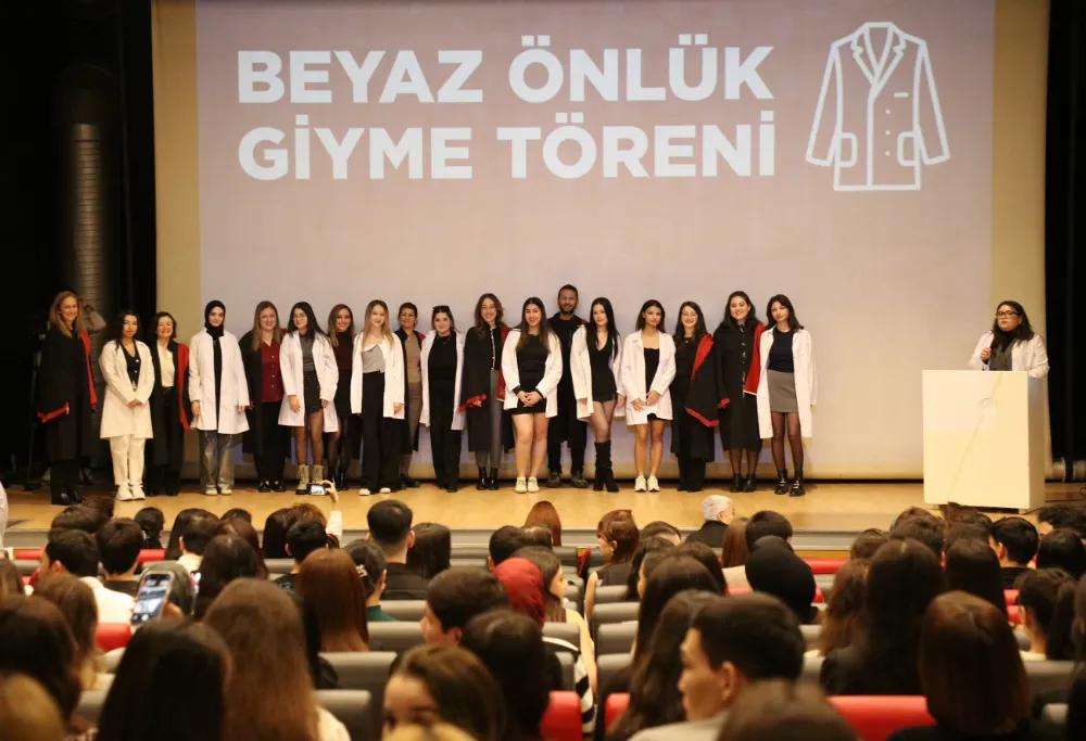 BİLGİ Sağlık öğrencileri beyaz önlüklerini giyerek mesleğe ilk adımlarını attı 