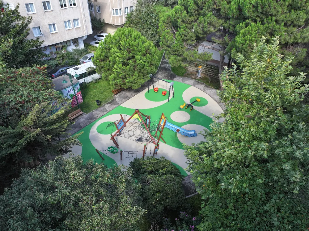 ÜSKÜDAR’DA PARKLAR YENİ YÜZÜYLE HİZMETE AÇILDI 