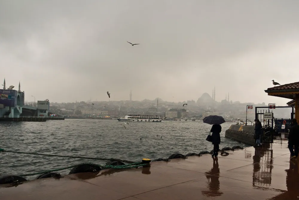 İZLANDA SOĞUKLARI İSTANBUL’U ETKİSİ ALTINA ALDI 