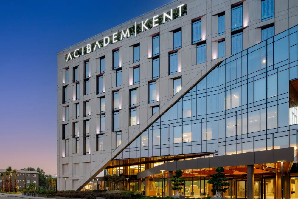 ACIBADEM KENT HASTANESİ İZMİR’İN SAĞLIĞINA DEĞER KATIYOR! 