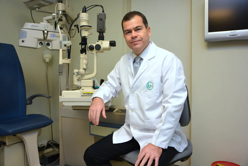 SARI NOKTAYA GÖZ İÇİ MERCEK TEDAVİSİ 