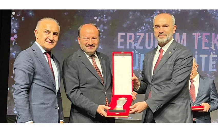 ETÜ, Üni Lig Müsabakalarında 182 Üniversiteyi Geride Bırakarak Türkiye Şampiyonu Oldu