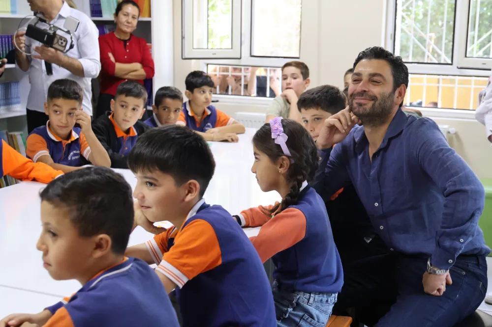 TEGV Gönüllü Elçisi oyuncu Ozan Akbaba, TEGV Mardin Midyat Öğrenim Birimi’nde çocuklarla buluştu 