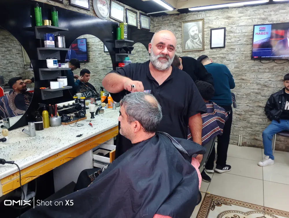 Berlin Kuaför’de 33 Yıllık Emeğin Hikâyesi