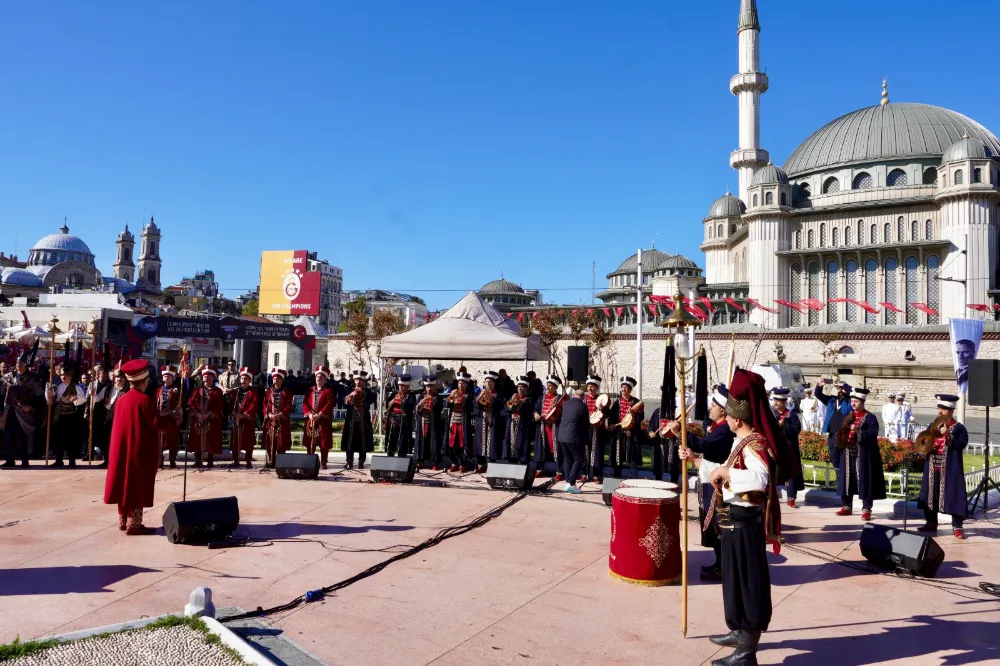 6 EKİM İSTANBUL’UN KURTULUŞU’NUN 102. YILI TAKSİM’DE KUTLANDI 