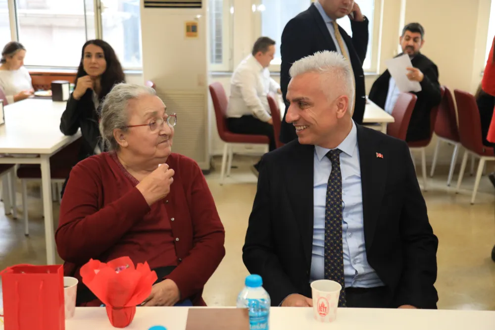 İETT’DEN DÜNYA YAŞLILAR GÜNÜ’NDE ANLAMLI ZİYARET 