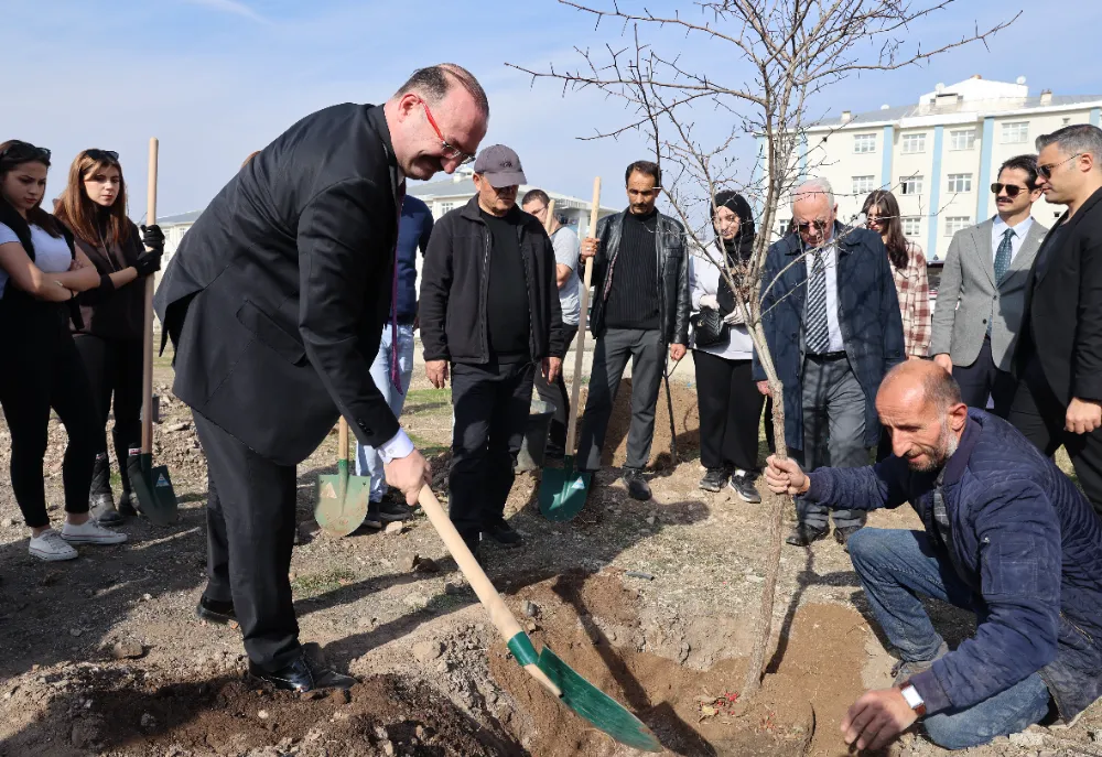 ATATÜRK ÜNİVERSİTESİNDEN MİLLÎ AĞAÇLANDIRMA GÜNÜNE DESTEK…