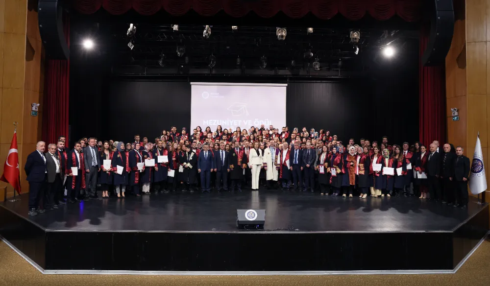 ATATÜRK ÜNİVERSİTESİNDE DOKTORA MEZUNİYET VE EN İYİ TEZ ÖDÜL TÖRENİ DÜZENLENDİ