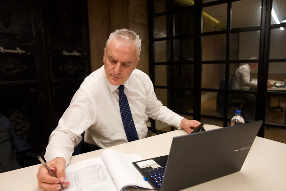 TÜRSAB’TA EŞİTSİZLİK TARTIŞMASI: M. NEZİH HACIALIOĞLU, DUYURUYU ELEŞTİRDİ