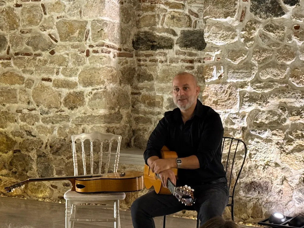 OZAN ÜNAL’IN “RÜYA HİSSİ SÜSLER, HAFIZA ANIYI” SERGİSİ SONA ERDİ