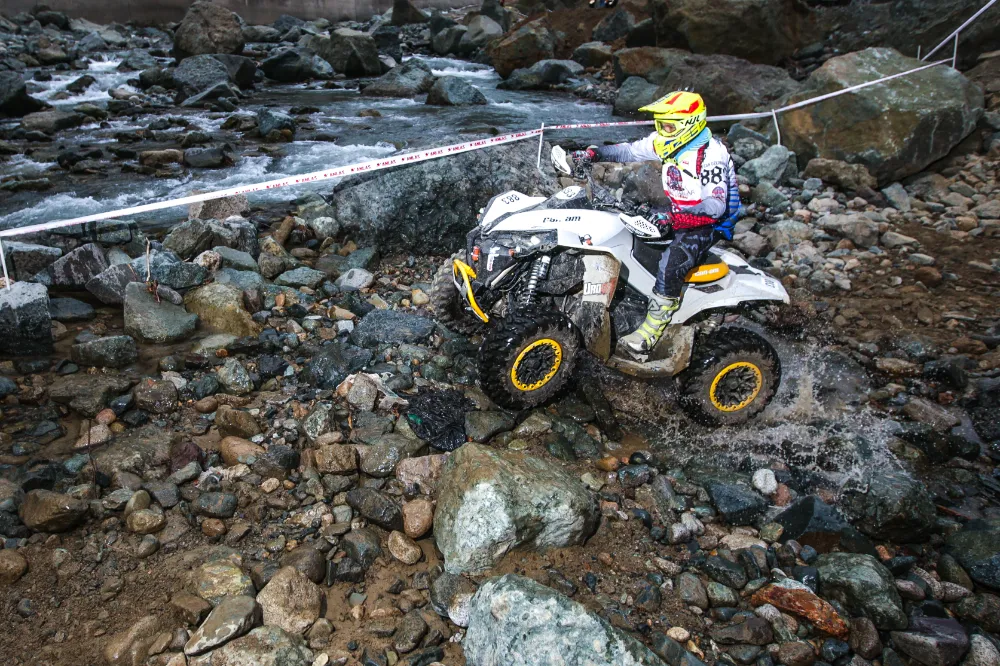 TÜRKİYE ENDURO VE ATV ŞAMPİYONASI SENOZ VADİSİ’NDE HEYECAN DOLU ANLARA SAHNE OLUYOR