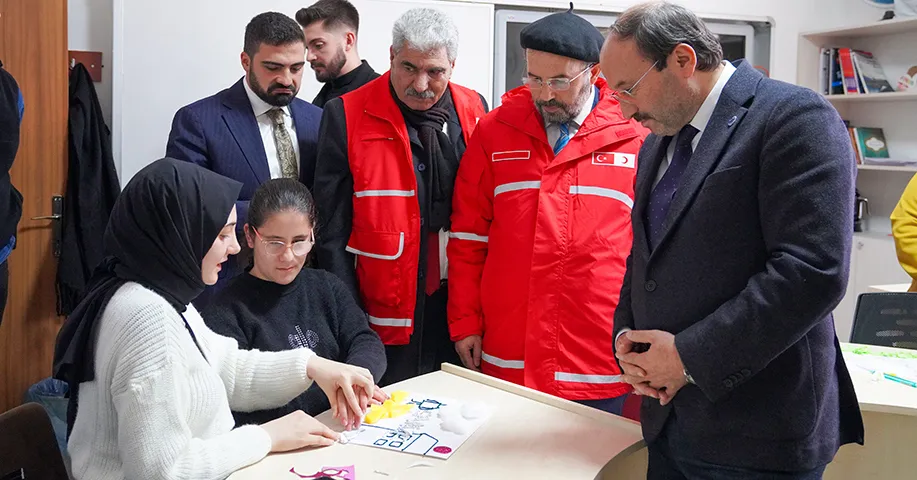 ETÜ’lü Gençler ve Özel Gereksinimli Çocuklar Renkli Etkinliklerle Bir Araya Geldi