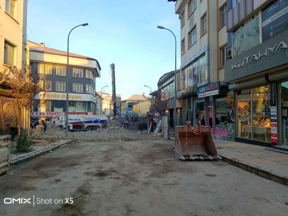 Ayaz paşada yıkım söküm nedeniyle esnaf mağdur oluyor 