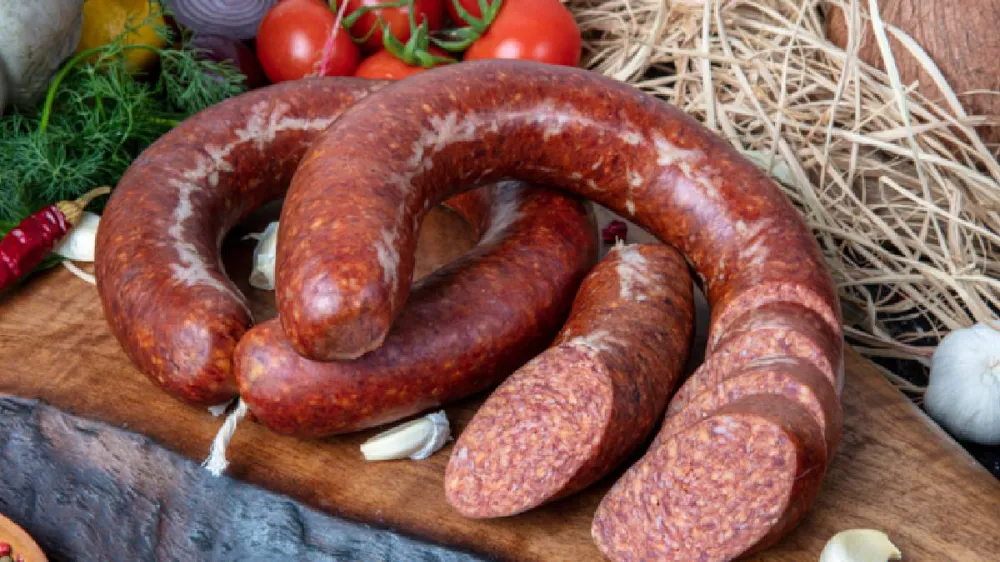 Bakanlık sekiz sucuk markasını ifşa etti: Deri dokusu, sakatat ve baş eti çıktı