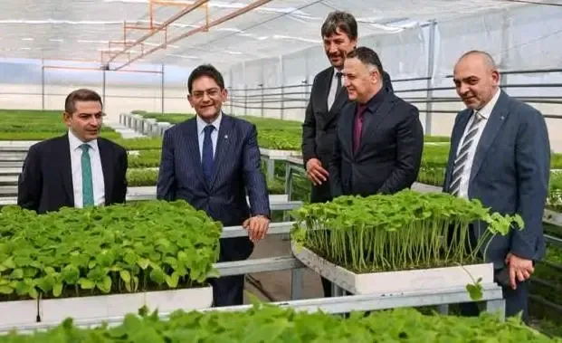 Anadolu Lisesi, uygulamalı eğitim modeliyle dikkat çekiyor. 