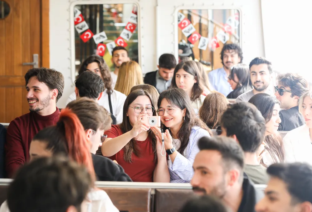 19 MAYIS’IN KAPTANI GENÇLER İÇİN DEMİR ALDI 