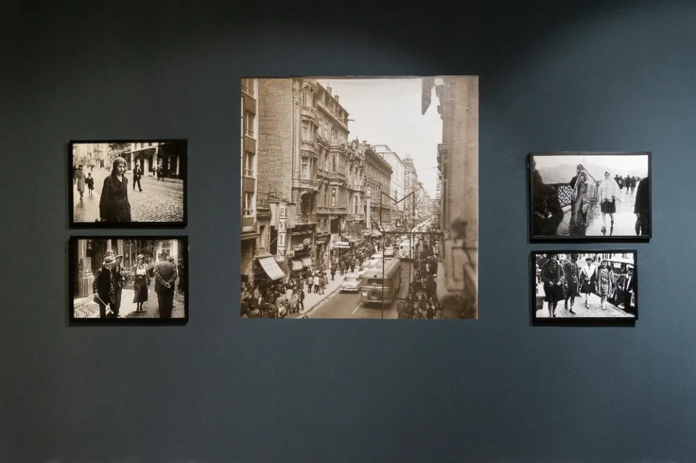 “FAİK ŞENOL: ŞEHRİN HAFIZASI” SERGİSİ TAKSİM SANAT’TA ZİYARETE AÇILDI 