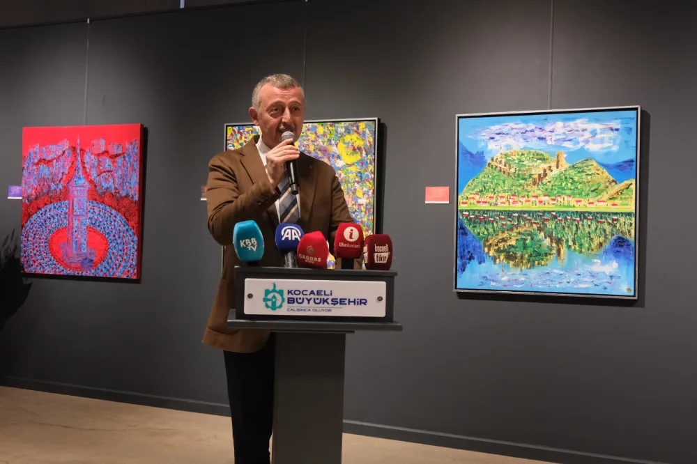 KOCAELİ’DE SANAT ZAMANA TANIKLIK EDİYOR: “30° DOĞU MERİDYENİ KOCAELİ” SERGİSİ YOĞUN İLGİYLE AÇILDI 