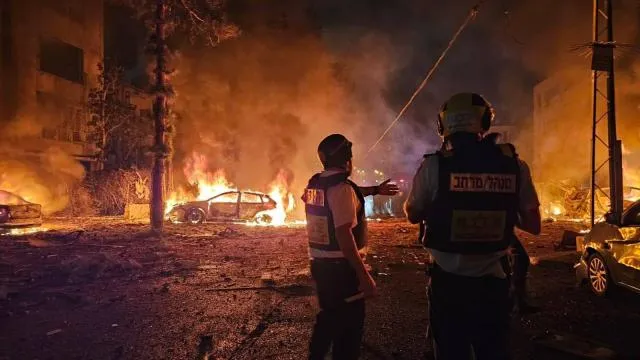 İsrail-İran savaşında üçüncü gece: İsrail sokakları yanıyor