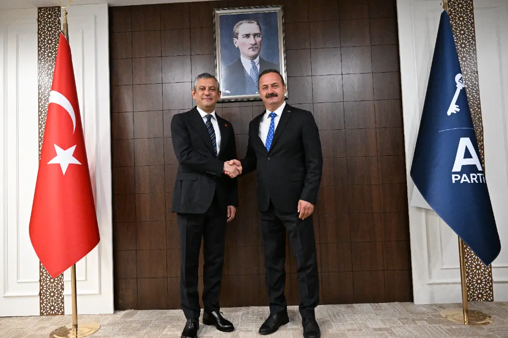 YAVUZ AĞIRALİOĞLU, ÖZGÜR ÖZEL’İ AĞIRLADI