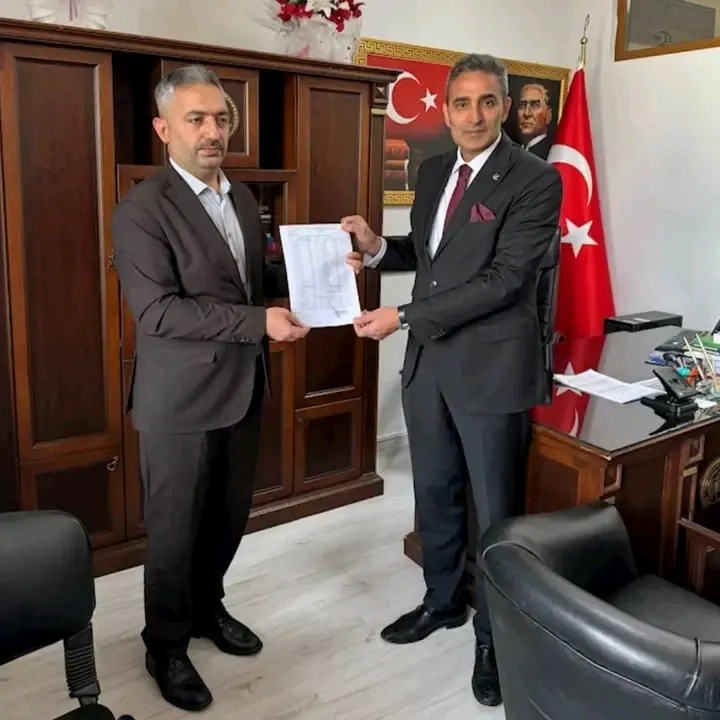 Başkan Mustafaoğlu Mazbatasını aldı 