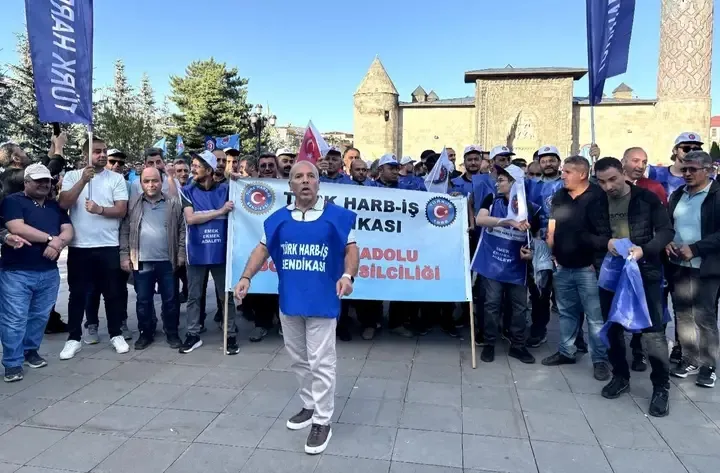 SAVUNMA SANAYİİ İŞÇİLERİ AYAKTA 