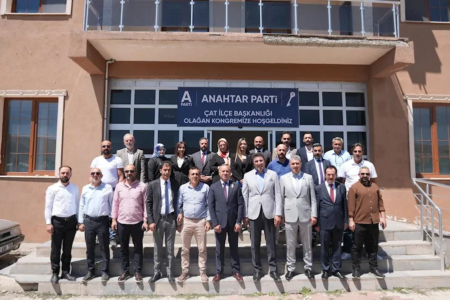 Anahtar Parti Çat İlçesinde Kongresini Gerçekleştirdi: Harun Sönmez İlçe Başkanı Oldu