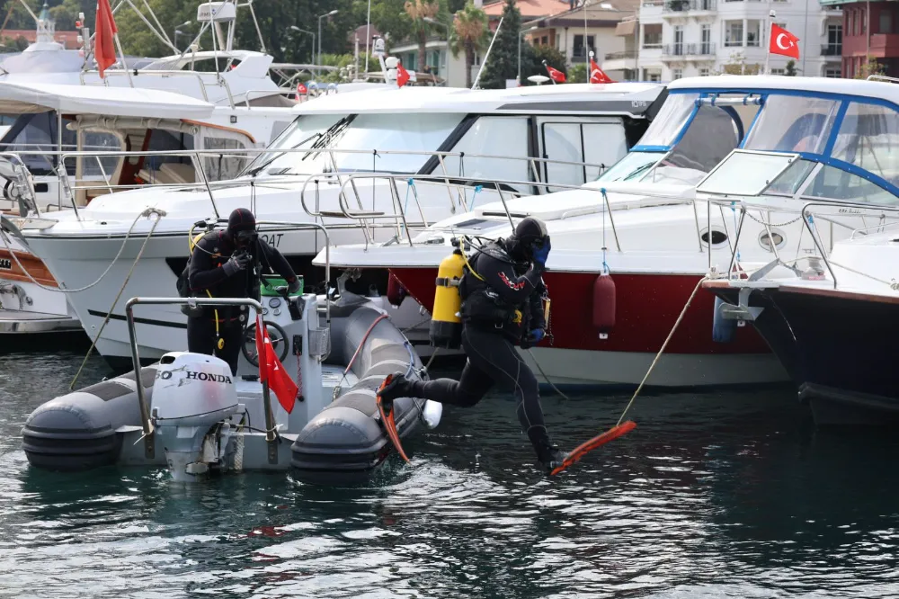 İBB’DEN MARMARA DENİZİ’NDE DERİN TEMİZLİK 