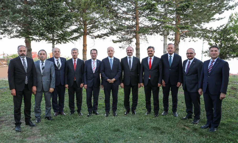 BÖLGE ÜNİVERSİTELERİ AHLAT’TA BİR ARAYA GELDİ