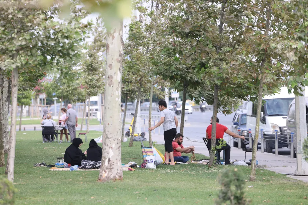 İBB’DEN YEŞİL ALANLARDA SIKI DENETİM: MANGAL, SEMAVER VE NARGİLE YASAK