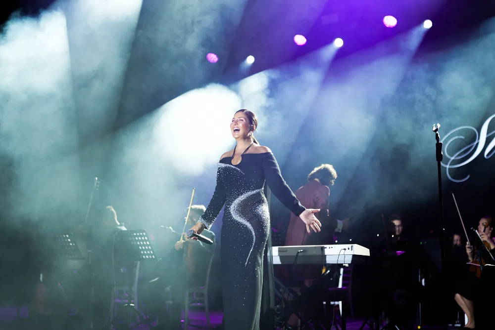 ANKARA’DA SENFONİK GECE  SİBEL CAN’DAN UNUTULMAZ BİR MÜZİK ŞÖLENİ 