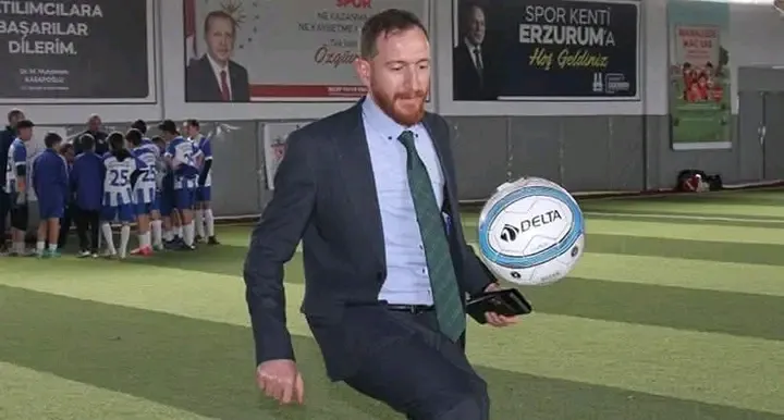 GENÇLER SAHNEDE
