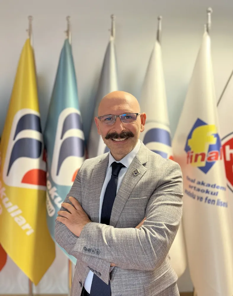 Anne-babalara çağrı: Lise döneminde sadece notlara değil, çocuğunuzun gelişimine odaklanın 