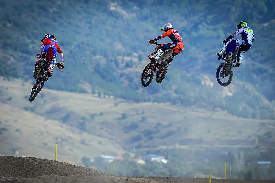 MXGP TÜRKİYE 2025 AÇILIŞ SEREMONİSİ CANLI BAĞLANTILARLA EKRANLARDA 